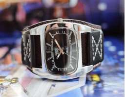 Кварцевые часы Womage 8989 (черный)
